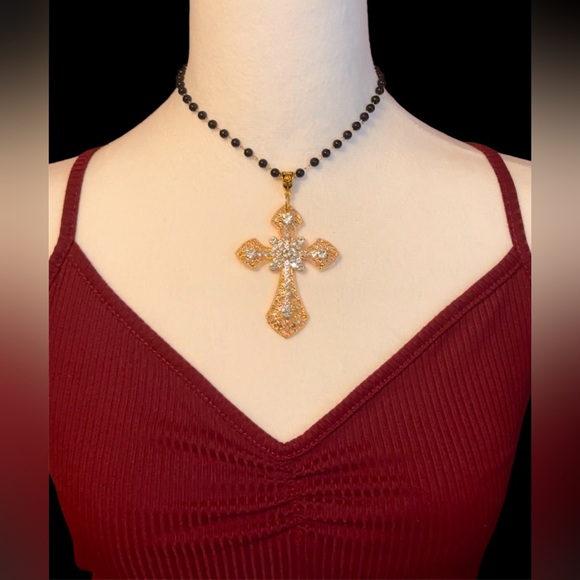Gold Tone Gothic Statement Cross Charm Rosary Choker Necklace Choker Black Beads - Picture 1 of 12